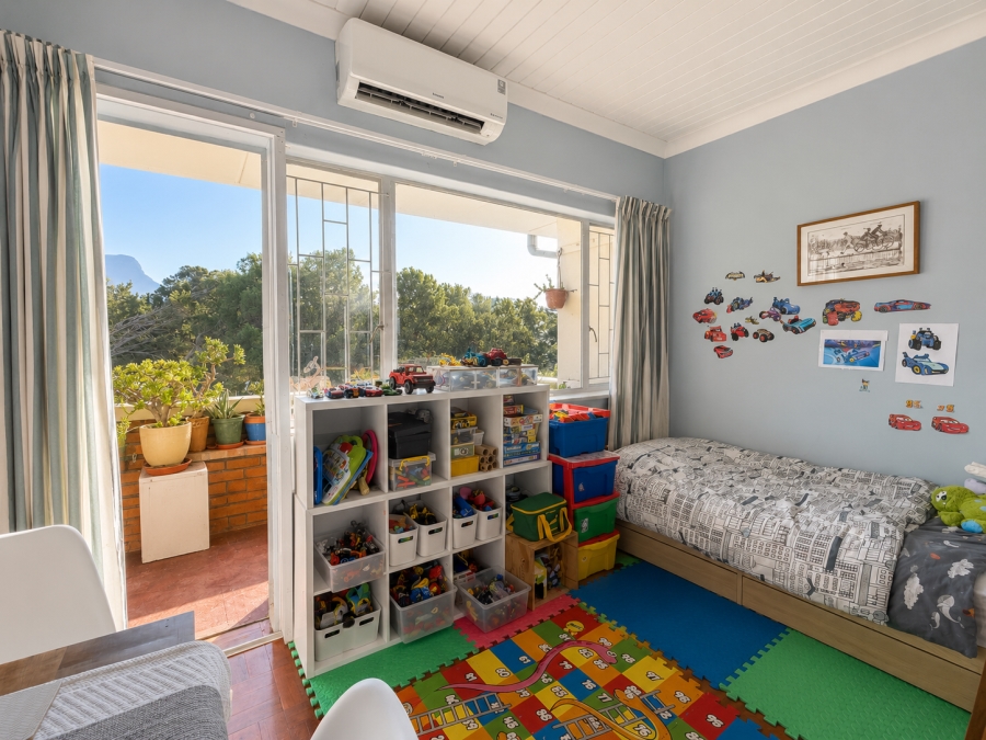 1 Bedroom Property for Sale in Vredehoek Western Cape